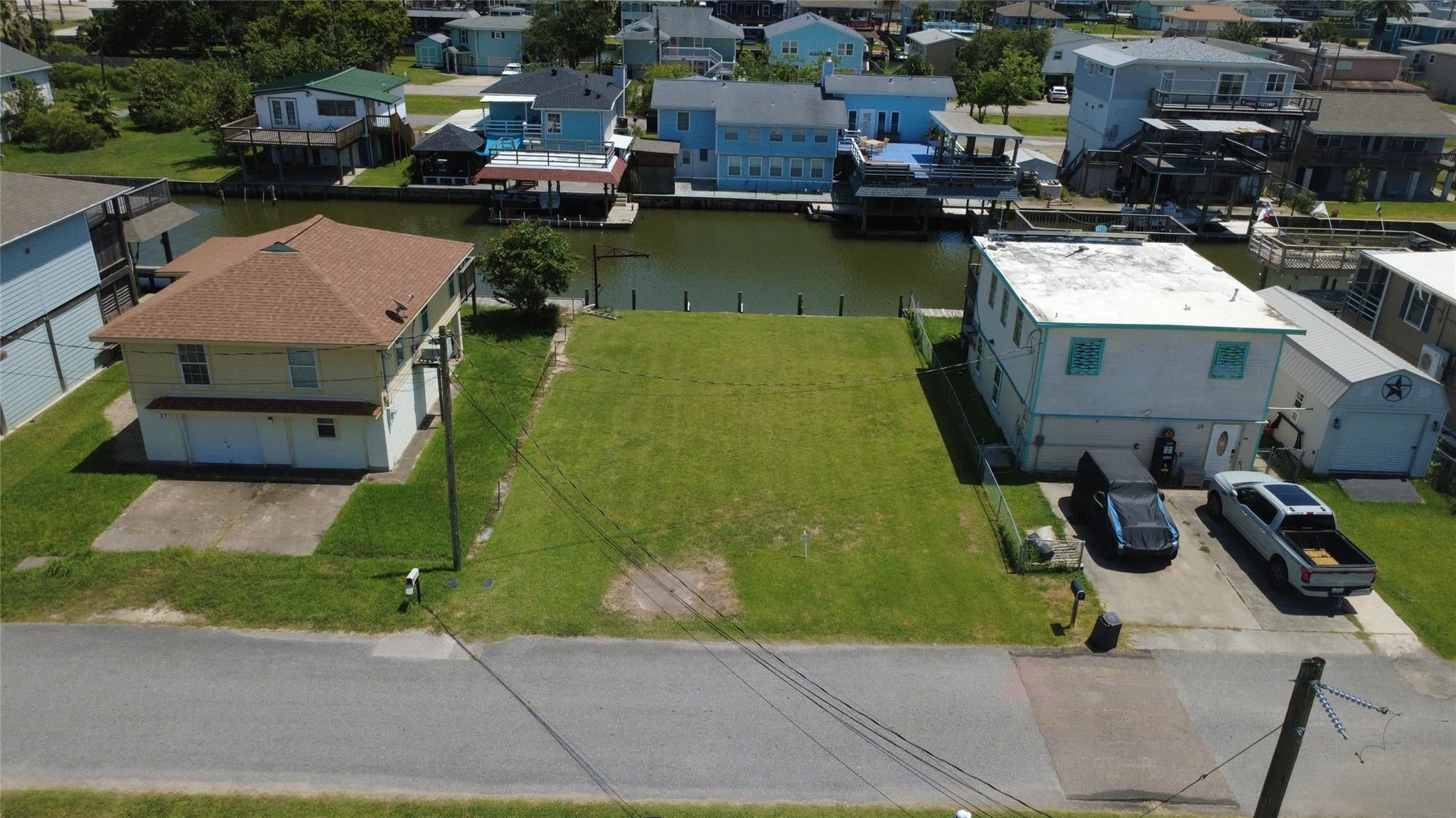 28 Lakeside Drive