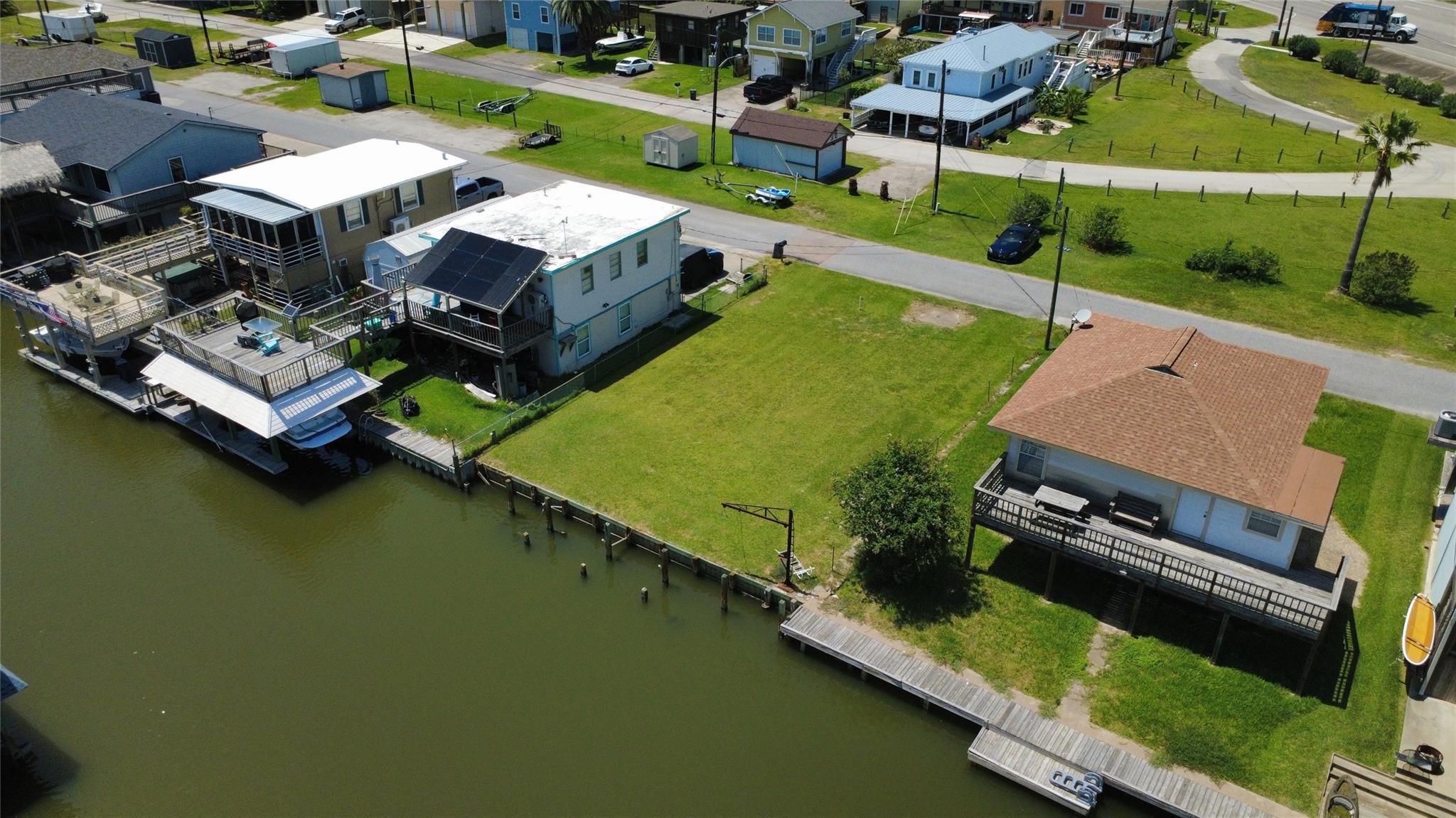 28 Lakeside Drive