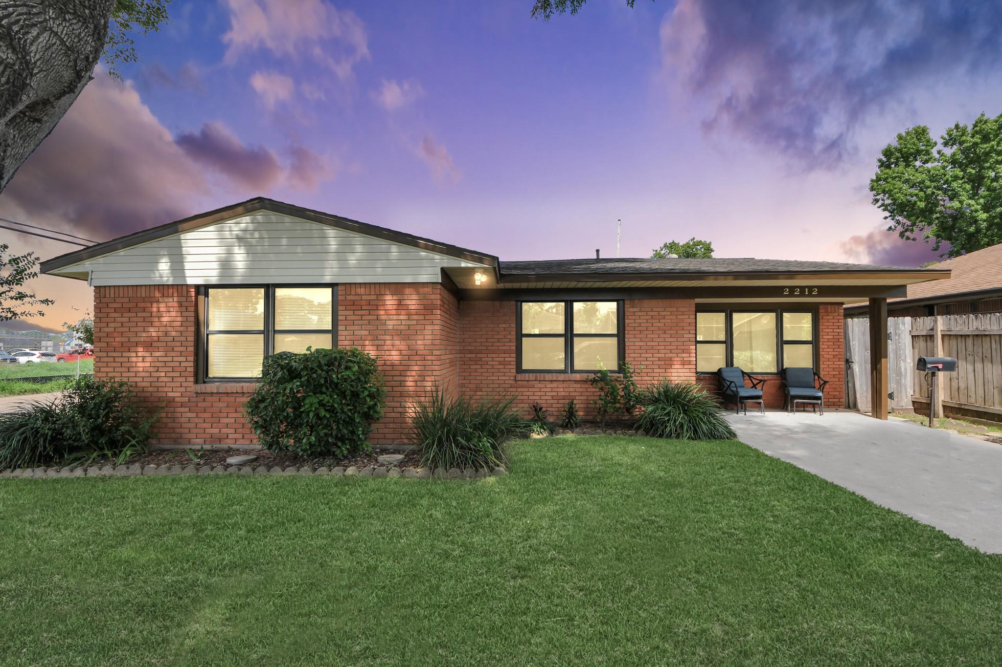 2212 Raspberry Lane