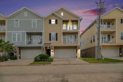 Photo of 1412 Veranda Mist, League City, TX 77573 (MLS # 32165036)