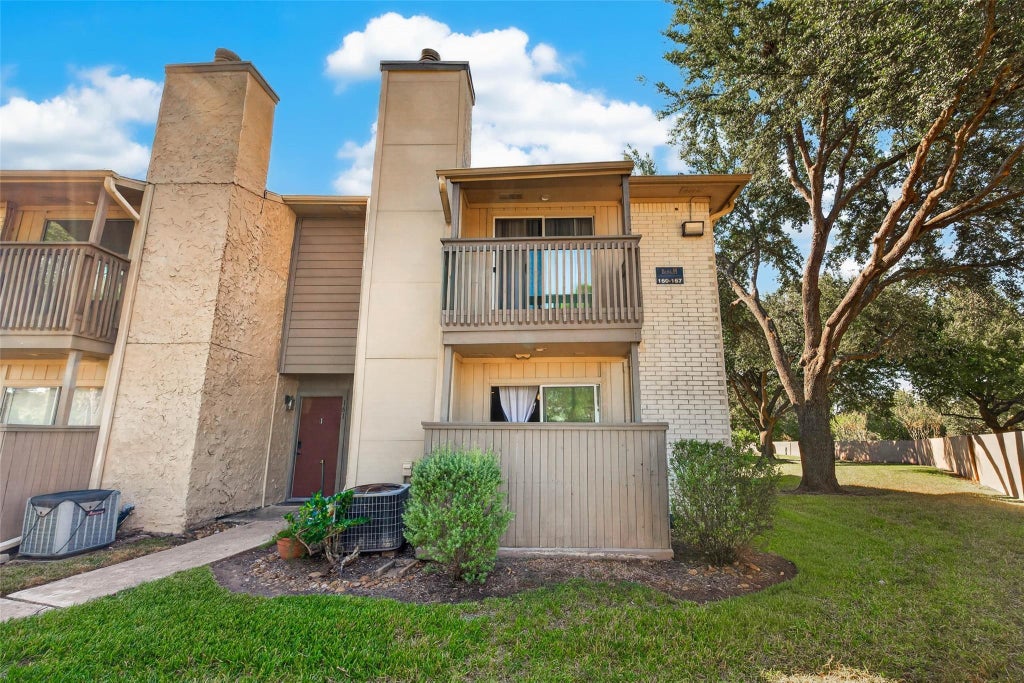 Photo of 1900 Bay Area Boulevard #160, Houston, TX 77058 (MLS # 62709502)
