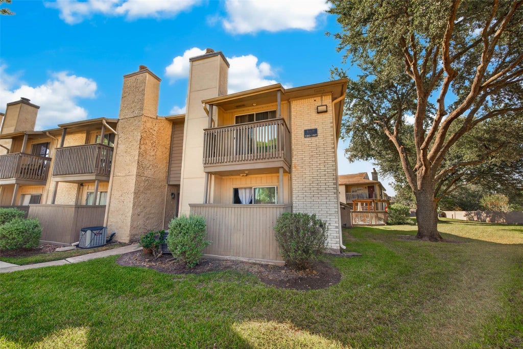 Photo of 1900 Bay Area Boulevard #160, Houston, TX 77058 (MLS # 62709502)