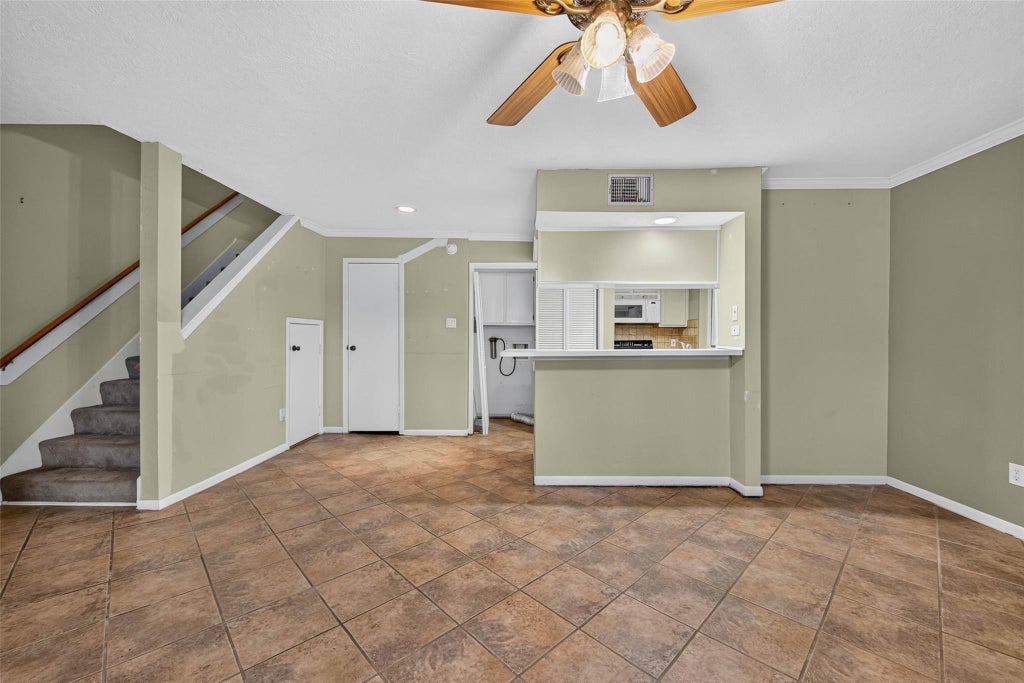 Photo of 1900 Bay Area Boulevard #160, Houston, TX 77058 (MLS # 62709502)