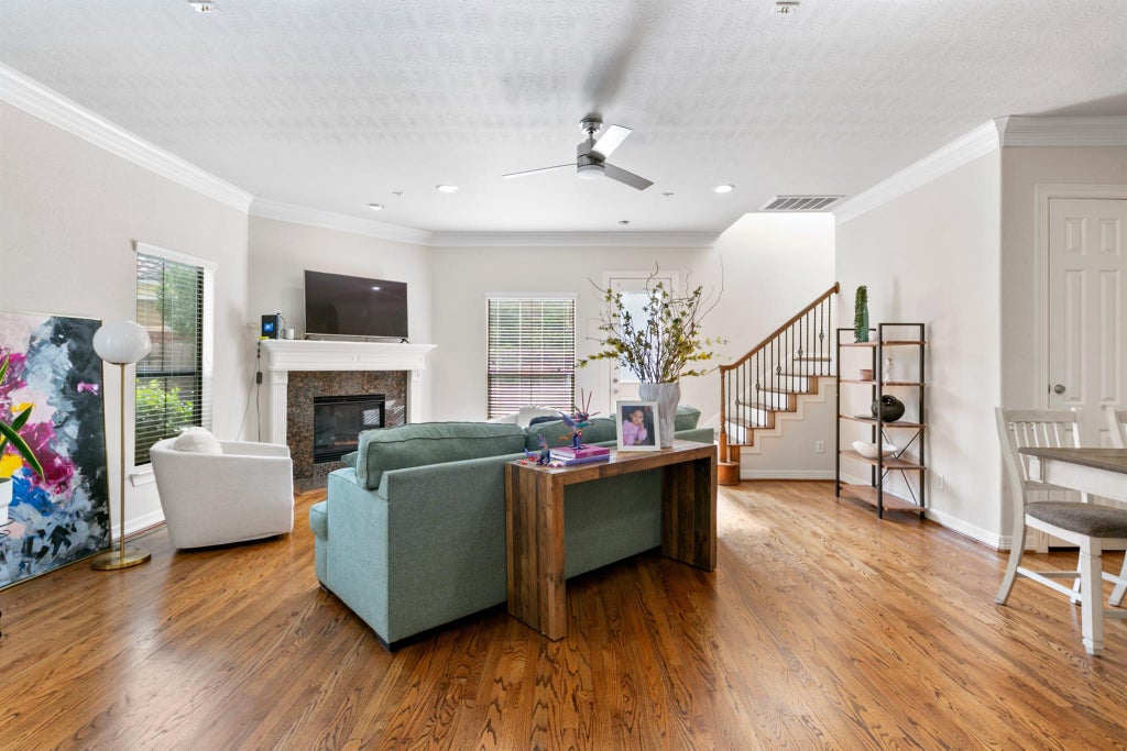Photo of 2922 Royal Oaks Crest, Houston, TX 77082 (MLS # 95280545)