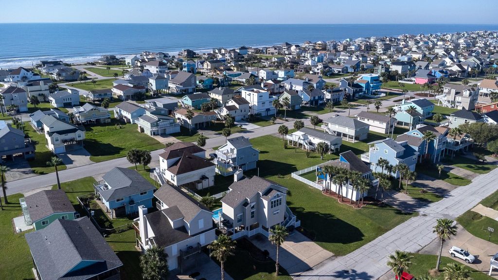 Photo of 15 Mutiny Lane, Galveston, TX 77554 (MLS # 11251125)