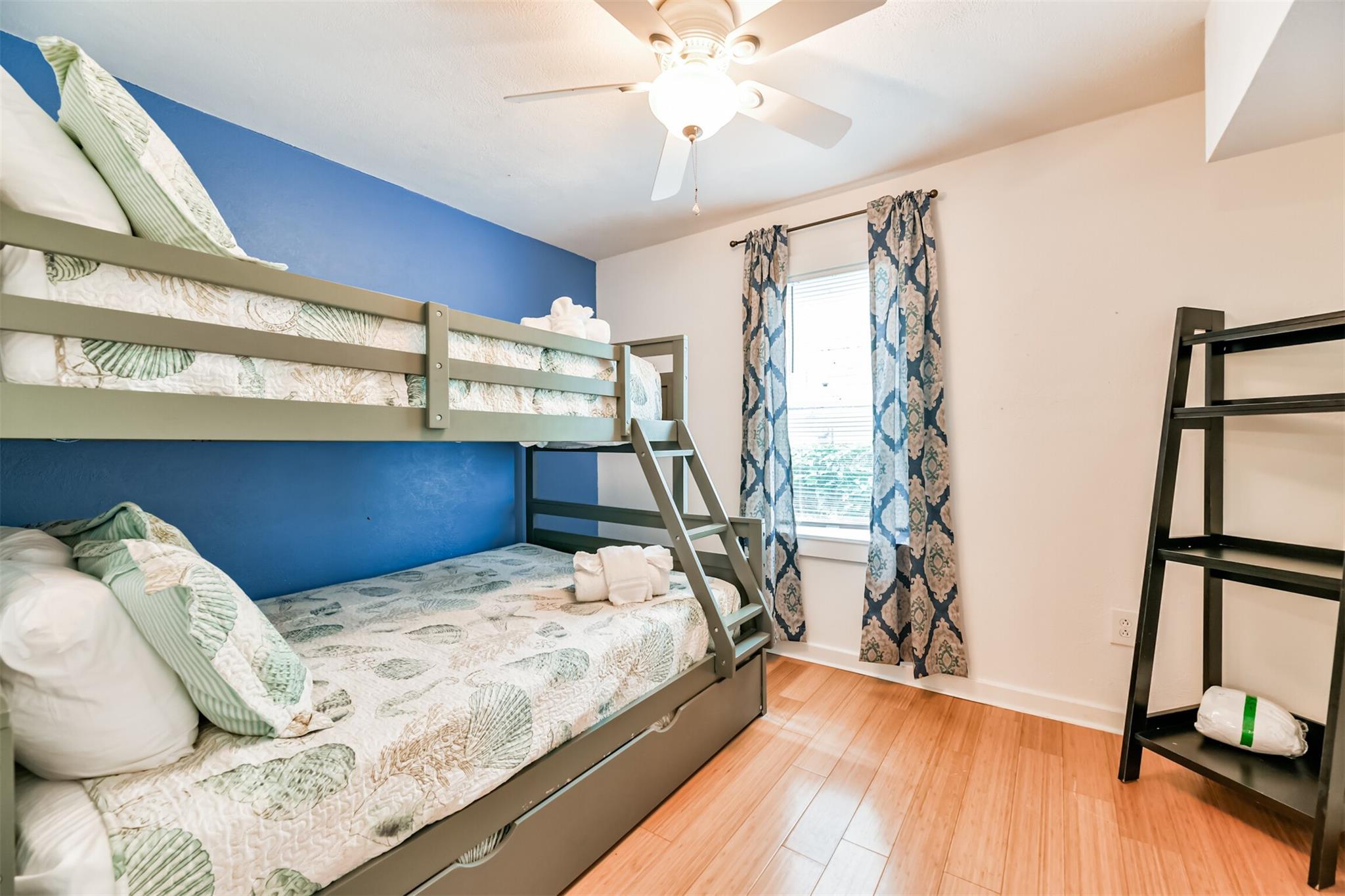 Galveston, Texas 77550, United States, 4 Bedrooms Bedrooms, ,3 BathroomsBathrooms,Residential,Active,193378