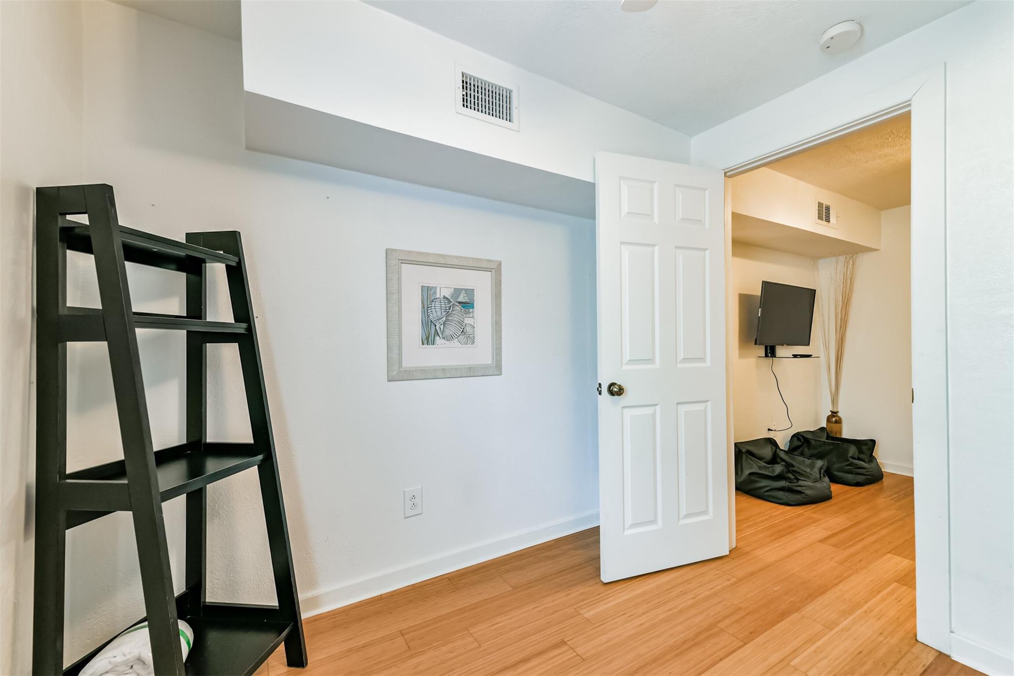 Galveston, Texas 77550, United States, 4 Bedrooms Bedrooms, ,3 BathroomsBathrooms,Residential,Active,193378