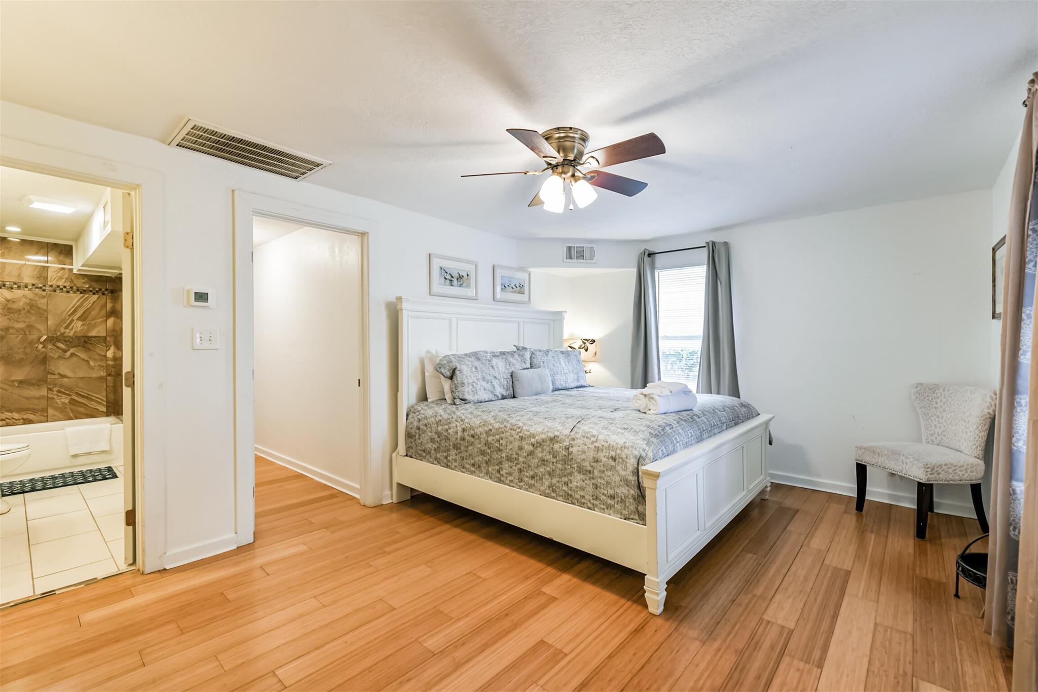 Galveston, Texas 77550, United States, 4 Bedrooms Bedrooms, ,3 BathroomsBathrooms,Residential,Active,193378