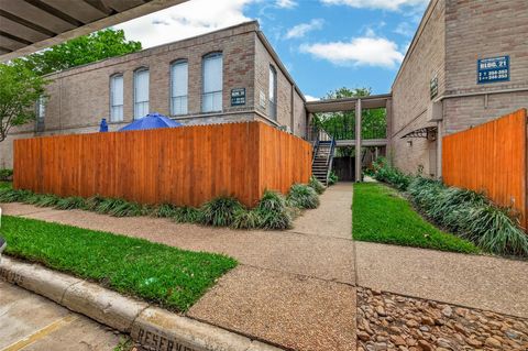 Tiny photo for 4649 Wild Indigo Street #336, Houston, TX 77027 (MLS # 86072568)