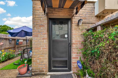 Tiny photo for 4649 Wild Indigo Street #336, Houston, TX 77027 (MLS # 86072568)