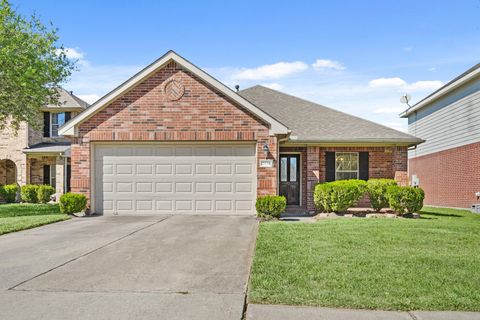 Homes For Sale - 2134 Vermillion Oak Street<br/> Fresno, TX 77545