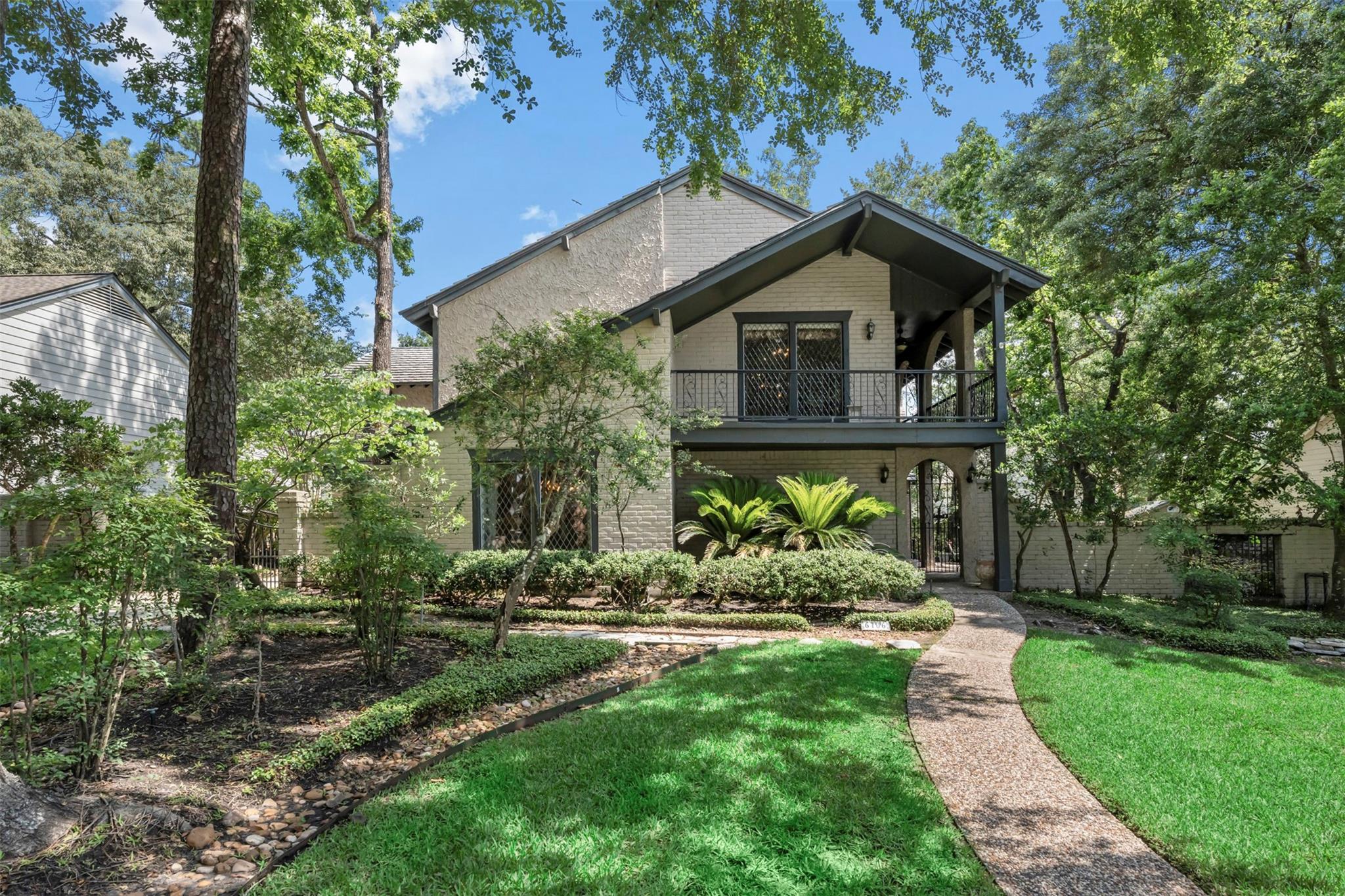 6106 Larkmount Drive
