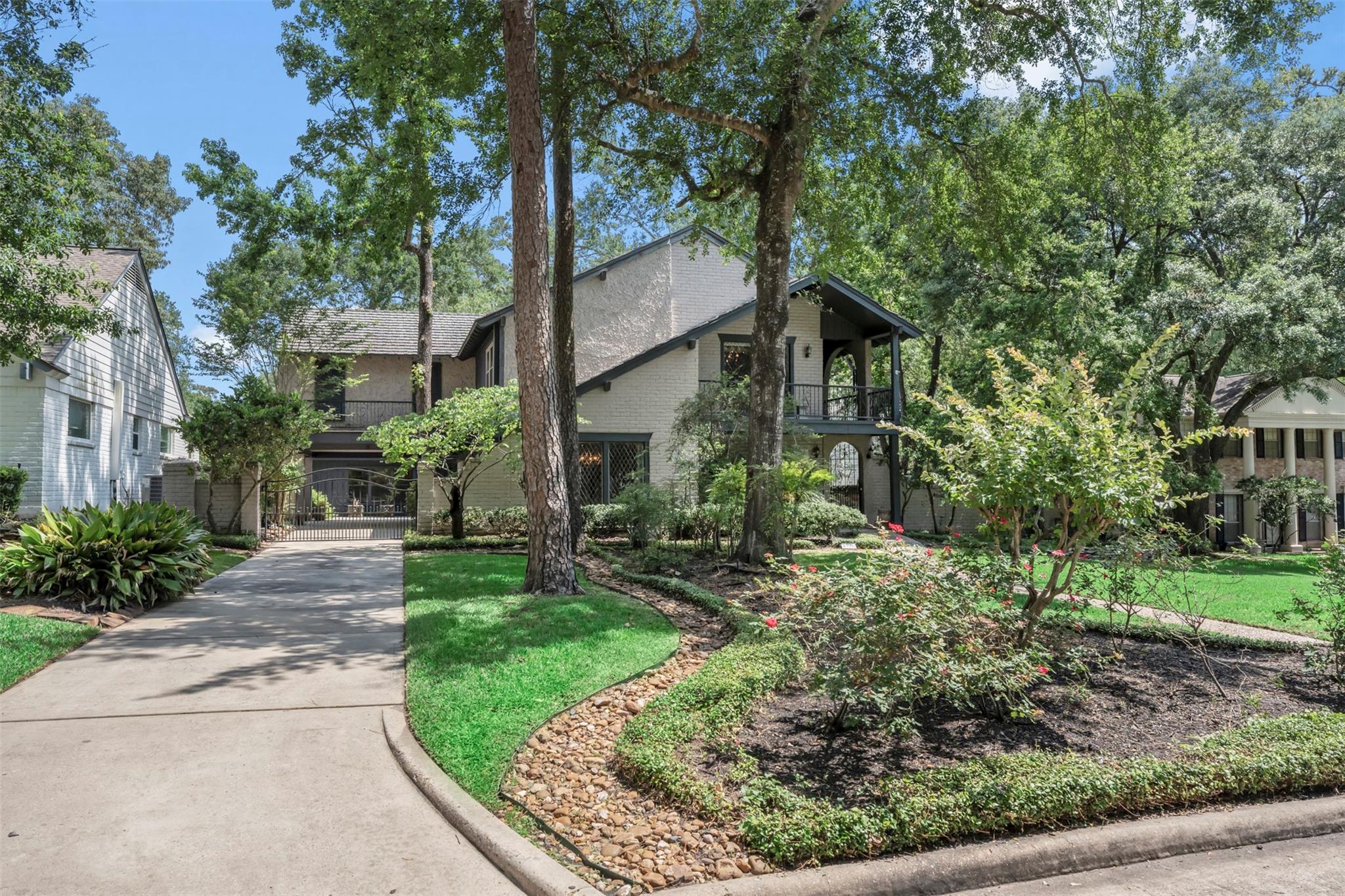 6106 Larkmount Drive