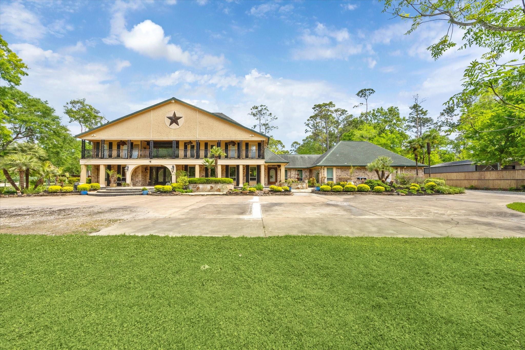 908 Myrtlewood Drive
