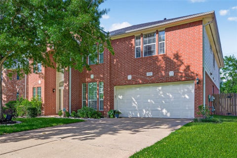 Photo of 2022 Grand Willow Lane, Richmond, TX 77469 (MLS # 22033174)