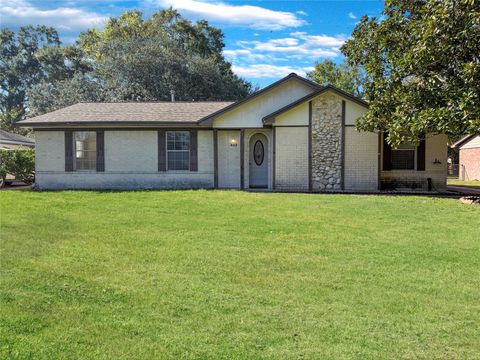 Photo of 522 Charleston Square, Humble, TX 77338 (MLS # 69636132)