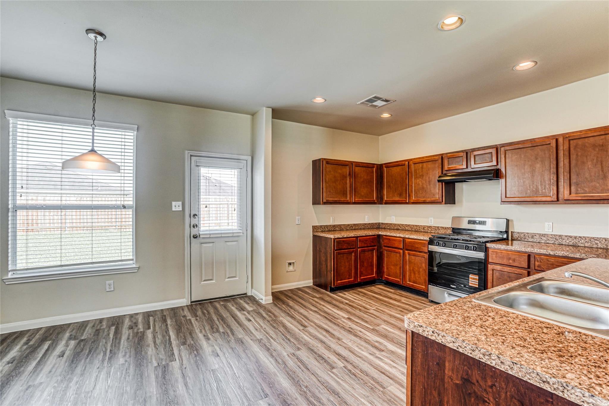 16 Leisure Shore Court