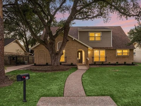 Photo of 2807 Triway Lane, Houston, TX 77043 (MLS # 44540186)