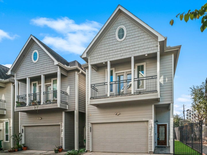 Photo 1 of 31 — 904 W 20th Street A, Houston, TX 77008