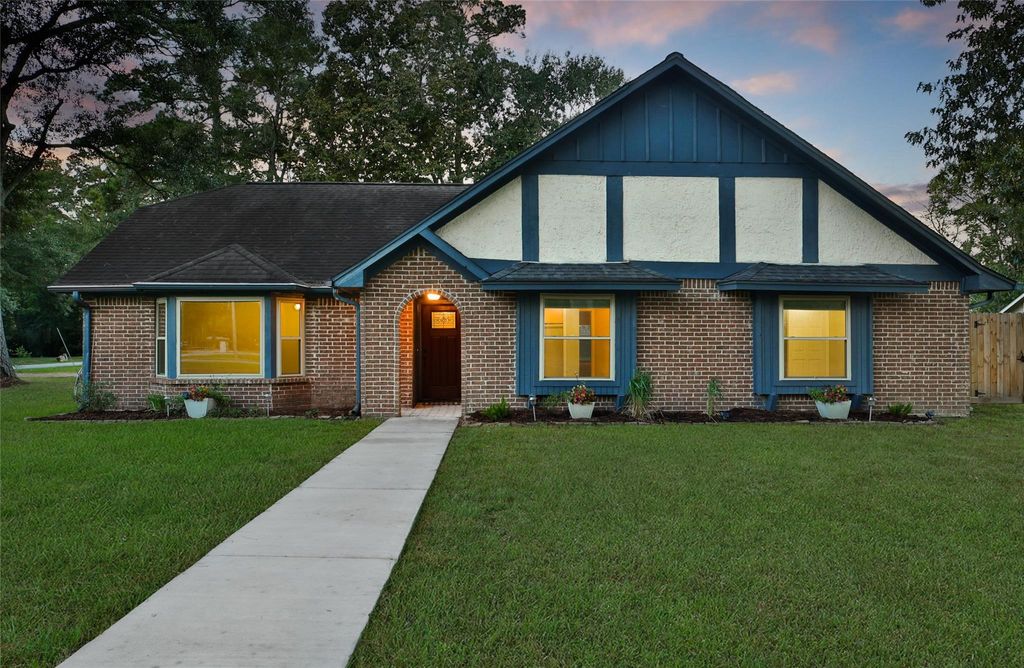 Photo of 303 Canary Street, New Caney, TX 77357 (MLS # 86131238)