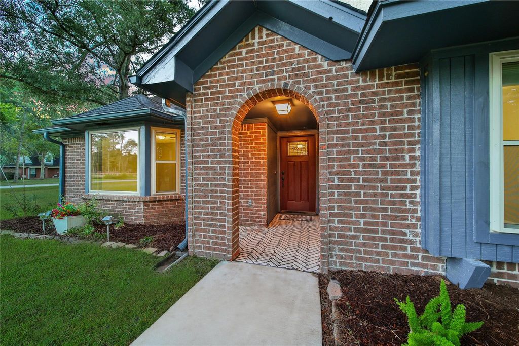 Photo of 303 Canary Street, New Caney, TX 77357 (MLS # 86131238)