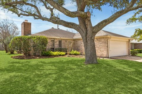 Photo of 2906 S Peach Hollow Circle, Pearland, TX 77584 (MLS # 24818817)