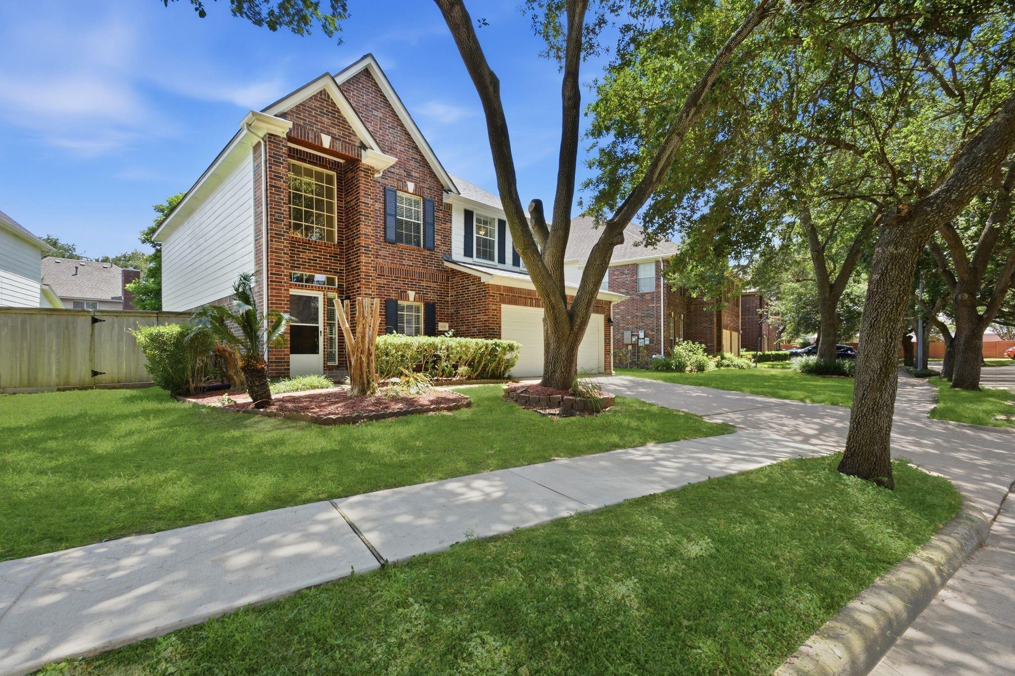 3126 Waters View Dr