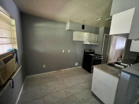 Tiny photo for 12702 Claygate Drive, Houston, TX 77047 (MLS # 25861459)