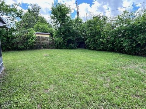 Tiny photo for 12702 Claygate Drive, Houston, TX 77047 (MLS # 25861459)