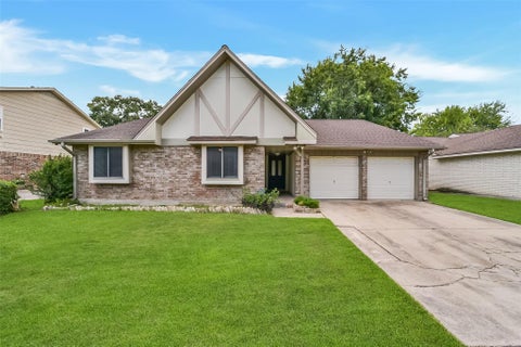 Homes For Rent - 15122 Cedar Ridge Drive<br/> Houston, TX 77082