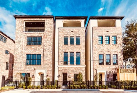 Photo of 19 Robita Street, Houston, TX 77019 (MLS # 10884380)