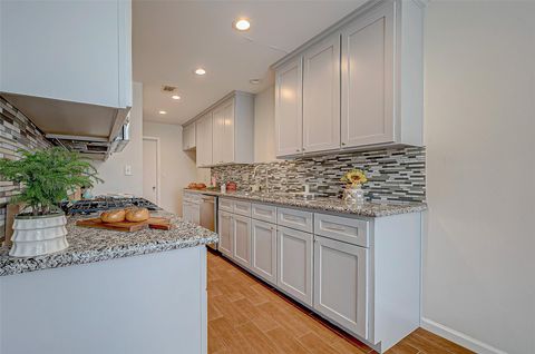 Photo of 2022 Highland Hills Drive, Sugar Land, TX 77478 (MLS # 45943123)
