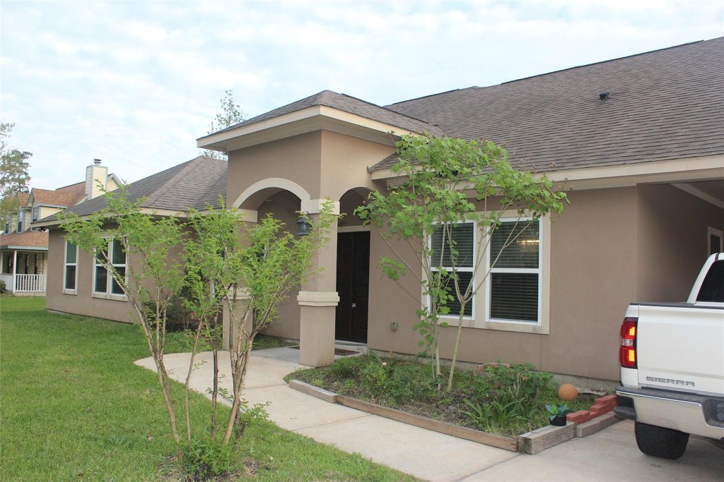 Photo of 19914 S Plantation Estates Drive, Porter, TX 77365 (MLS # 77601017)