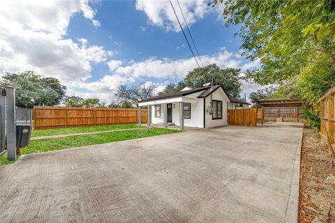 Photo of 9201 Klondike Street, Houston, TX 77075 (MLS # 90130888)