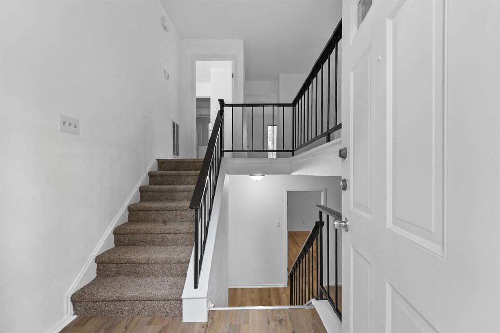 Photo of 2247 Oak Shores Drive, Houston, TX 77339 (MLS # 10727406)