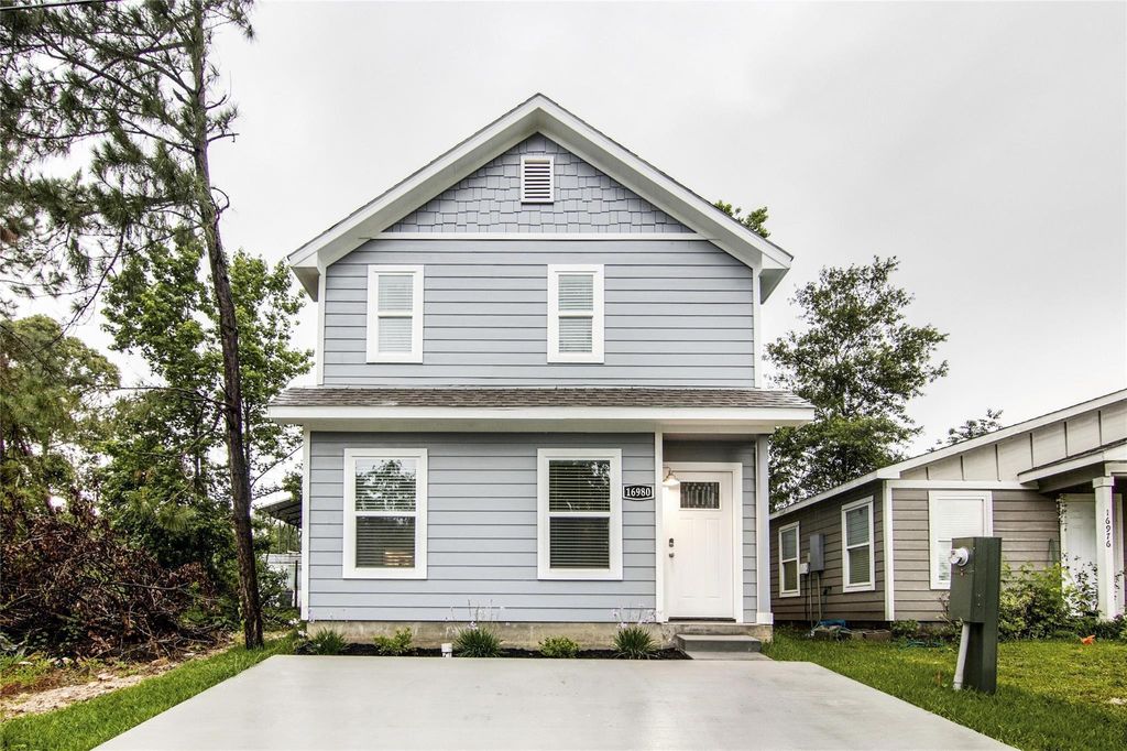 Photo of 16980 W Ivanhoe, Montgomery, TX 77316 (MLS # 53973594)