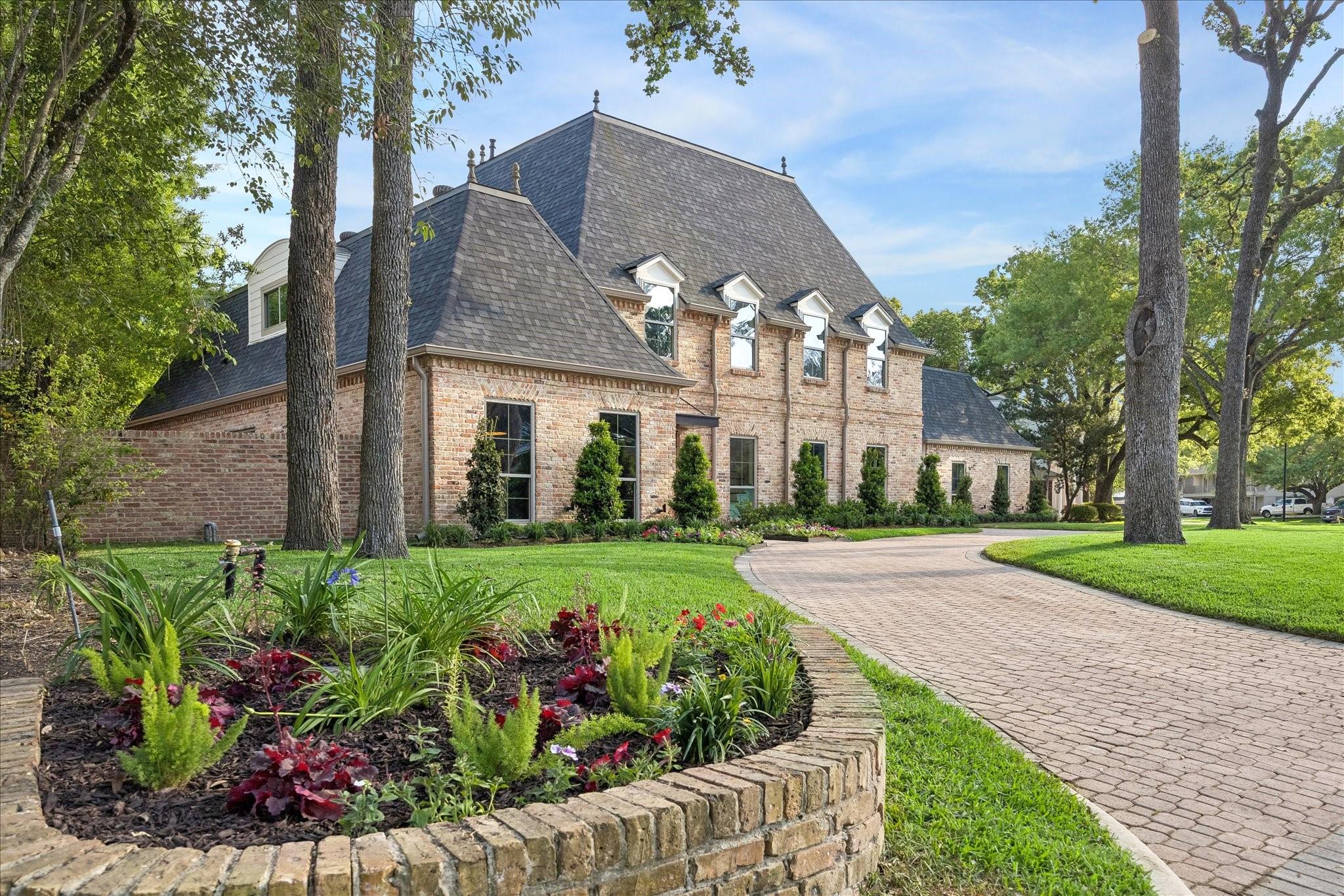 620 Stoneleigh Drive