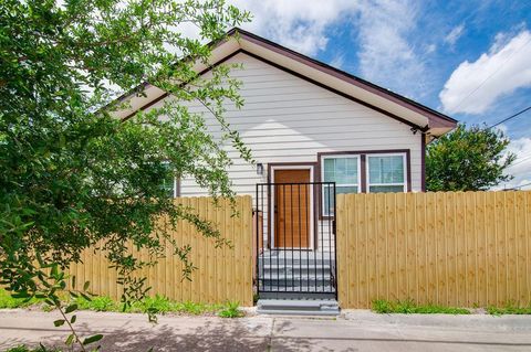 Photo of 1219 Gregg Street, Houston, TX 77020 (MLS # 96858588)