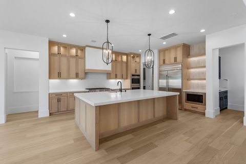 Photo of 6606 Clawson Street, Houston, TX 77055 (MLS # 44034358)