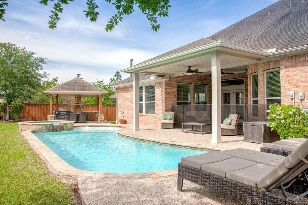 Photo of 99 Buck Trail Place, Spring, TX 77389 (MLS # 16172271)