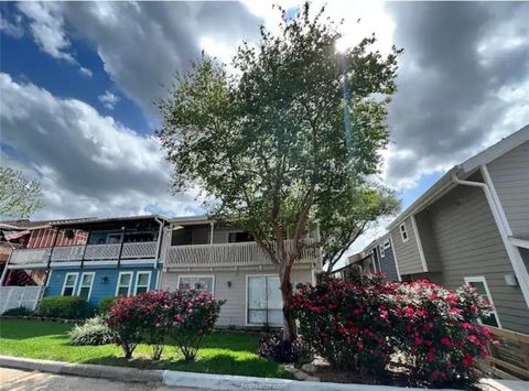 129 April Point Drive N Conroe TX 77356