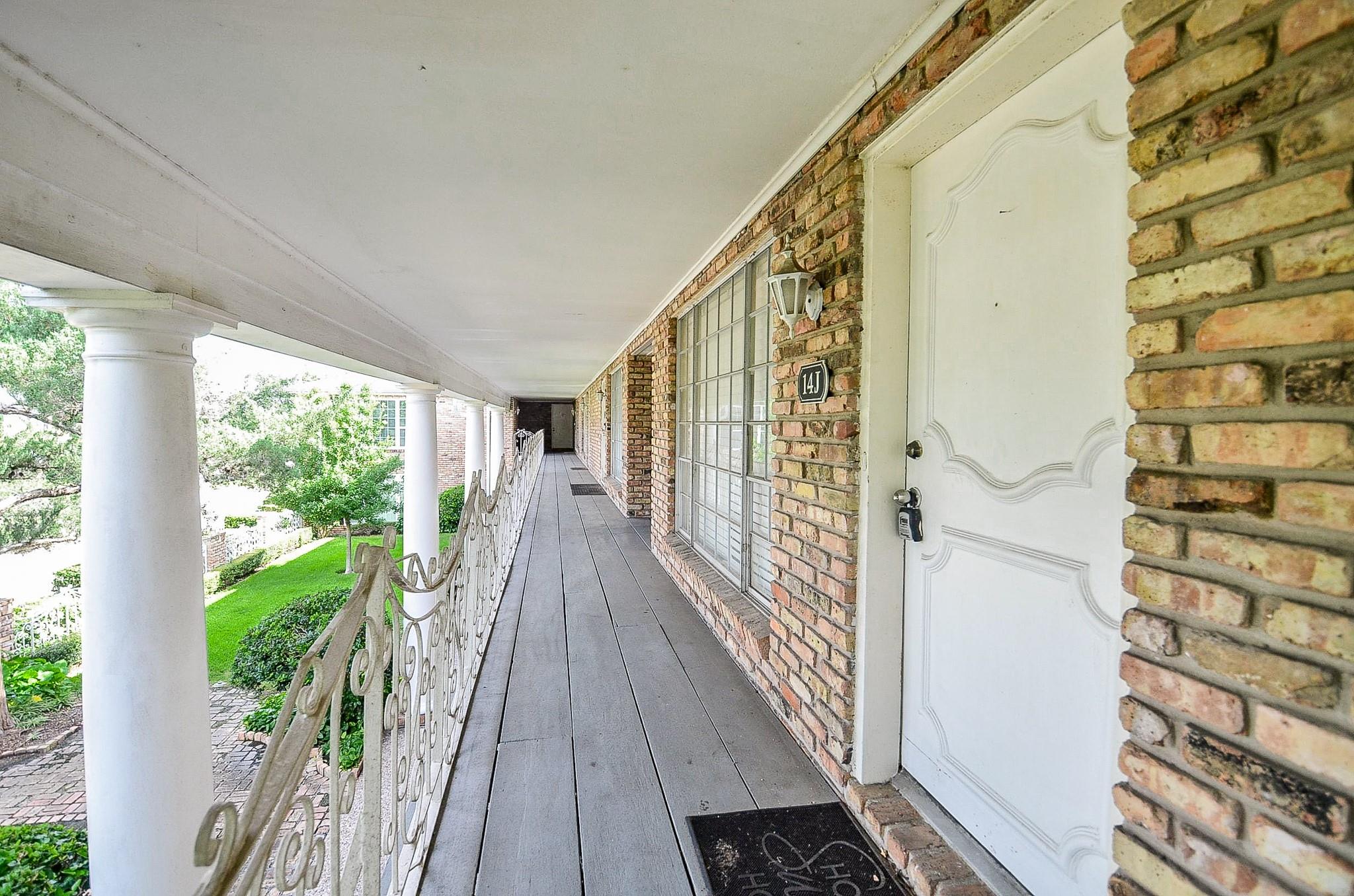 2201 Fountain View Drive W 14J