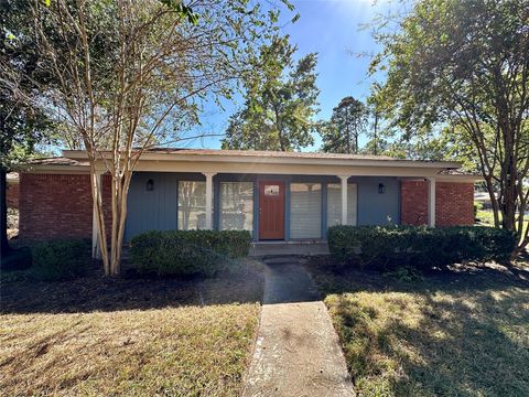 Photo of 22 Champions Colony W, Houston, TX 77069 (MLS # 46689766)