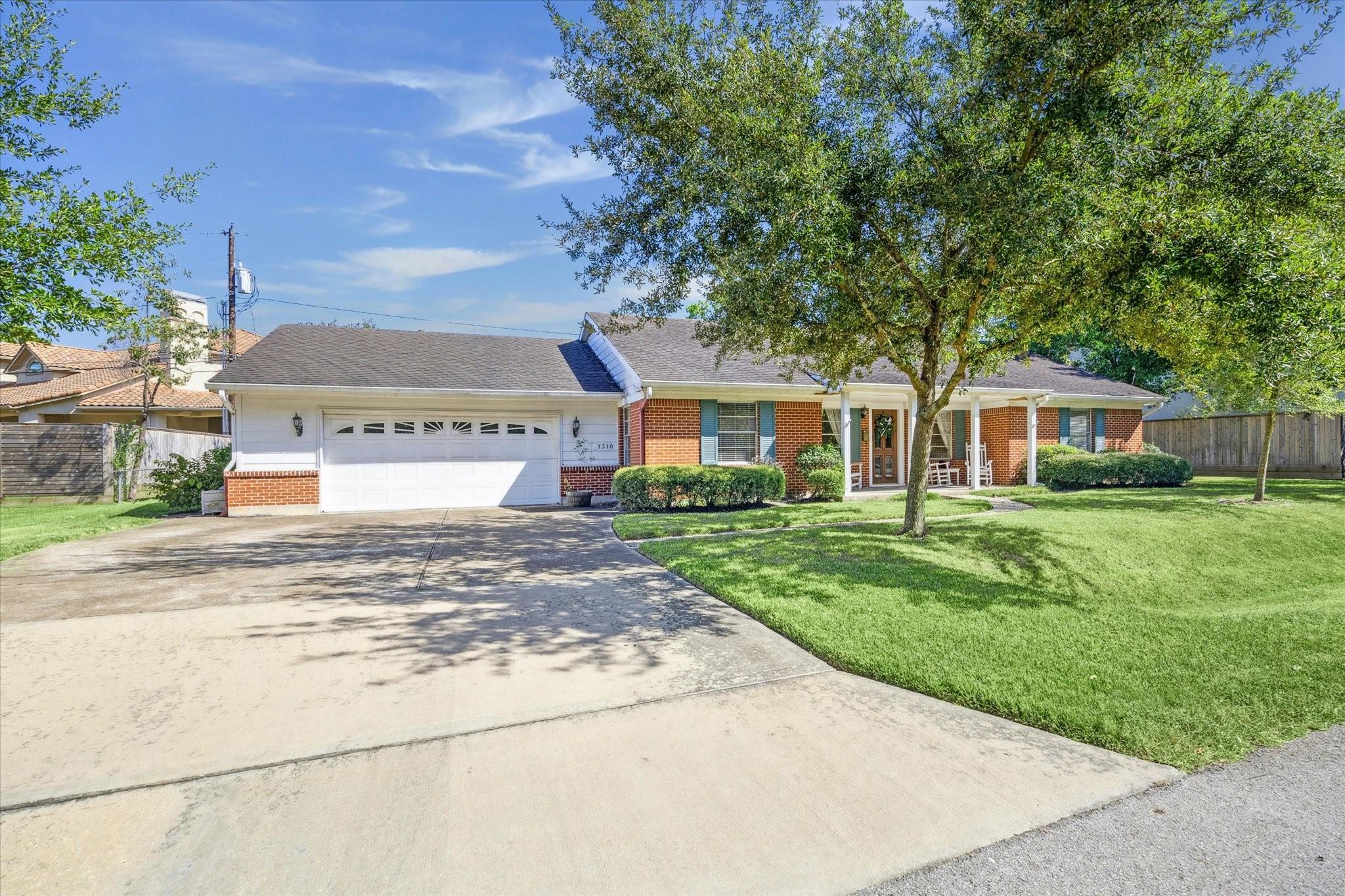 1310 Bridle Spur Lane