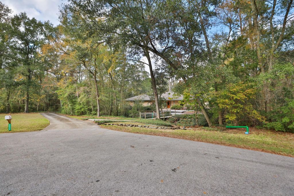 Photo of 26530 Pin Oak Drive, Magnolia, TX 77354 (MLS # 10634615)