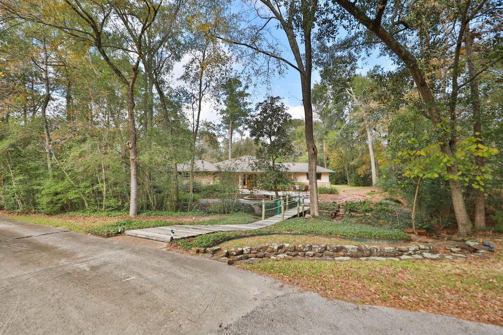 Photo of 26530 Pin Oak Drive, Magnolia, TX 77354 (MLS # 10634615)