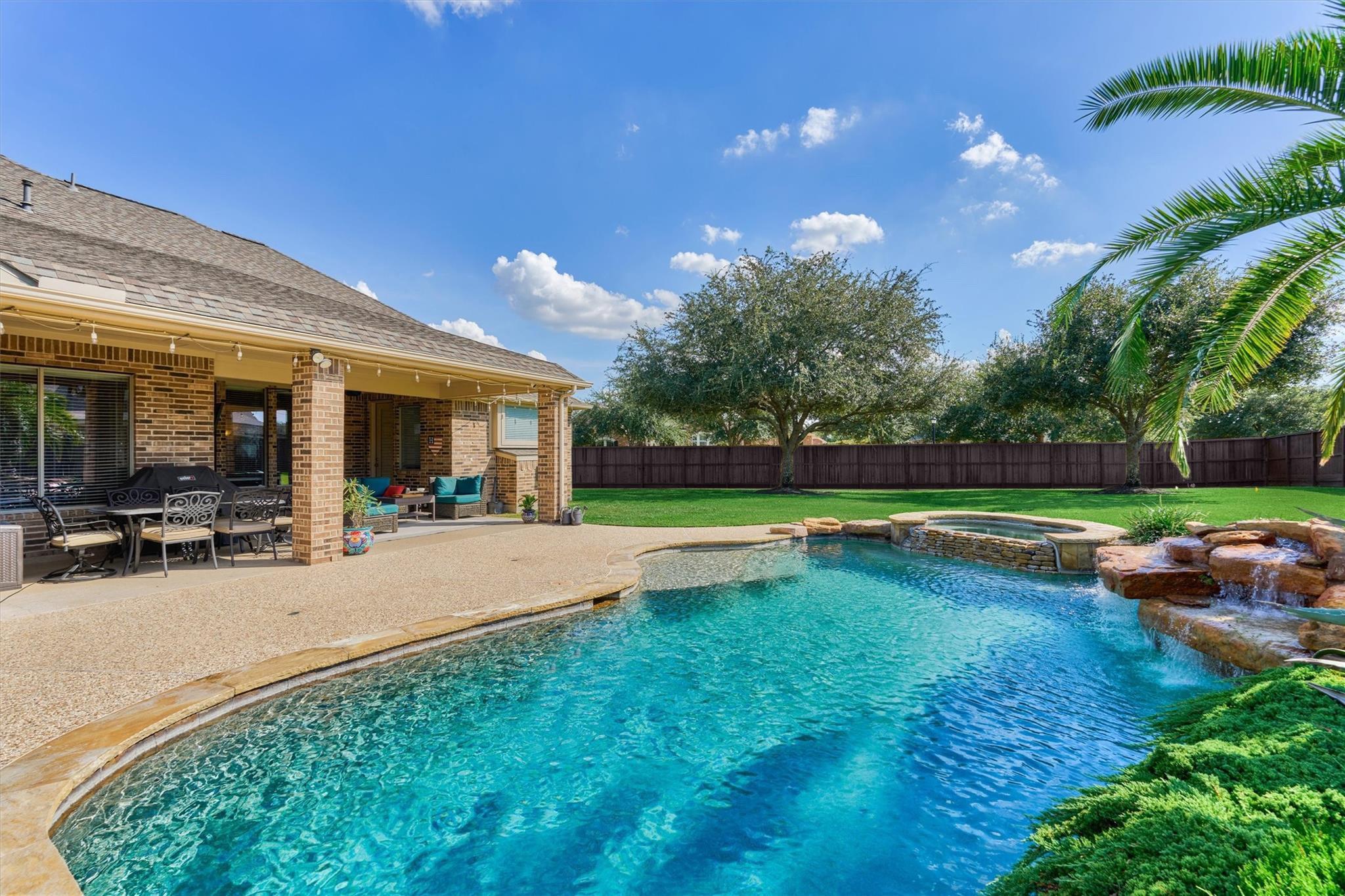 17703 Fairhaven Lake Drive