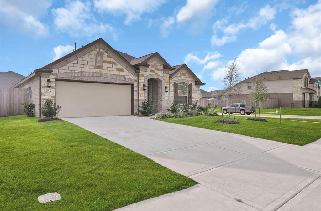 Photo of 7502 Monarch Forest Lane, Richmond, TX 77469 (MLS # 63635714)