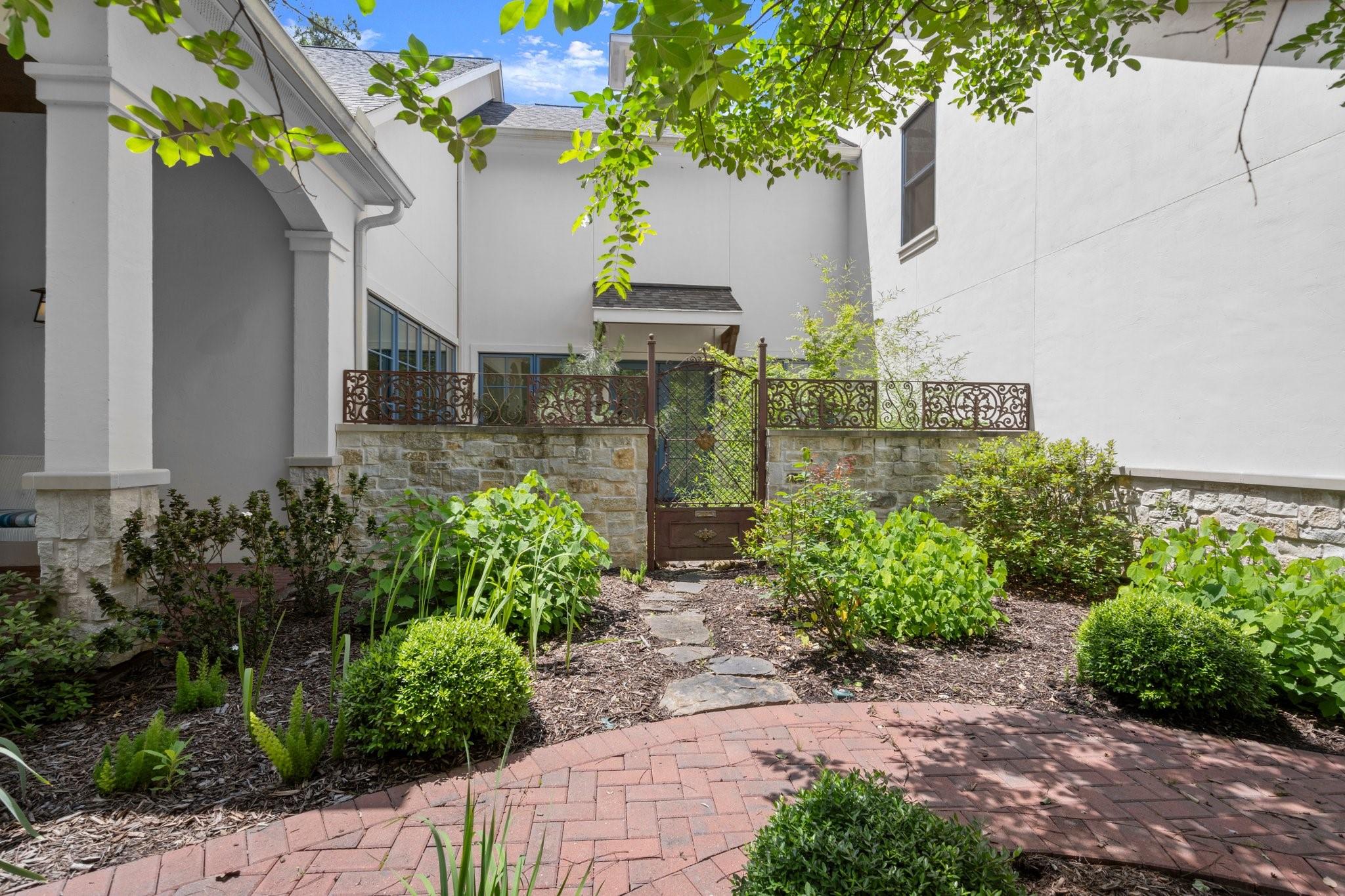 129 Stagecoach Circle