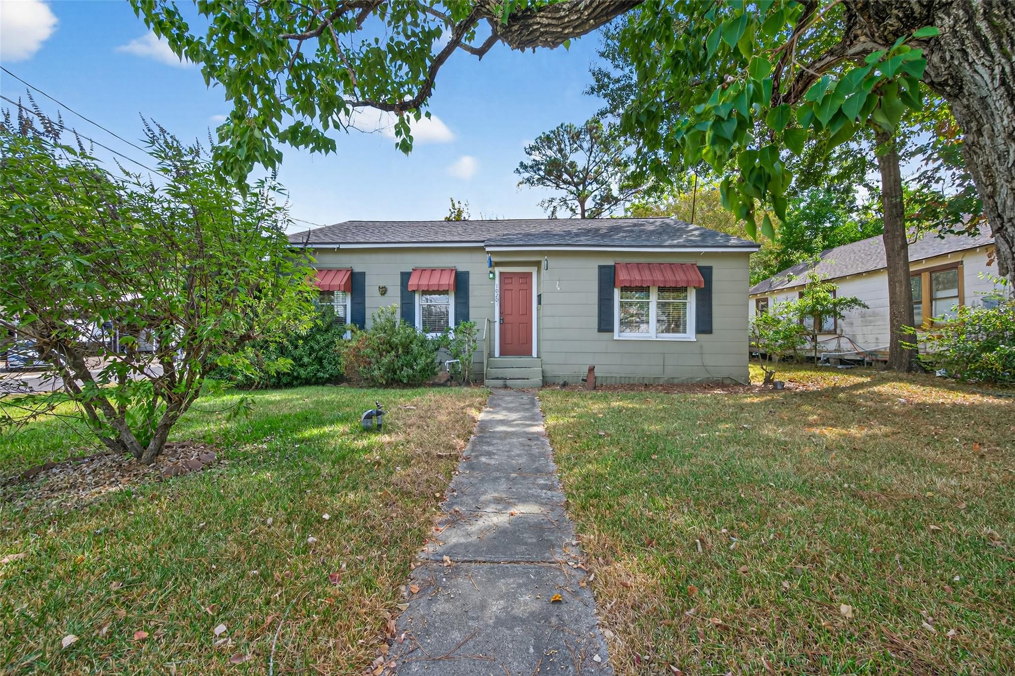 Photo 1 of 25 — 1020 Houston Street, Conroe, TX 77301